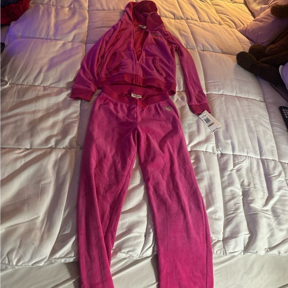 Juicy couture xss pink tracksuit new with tags.